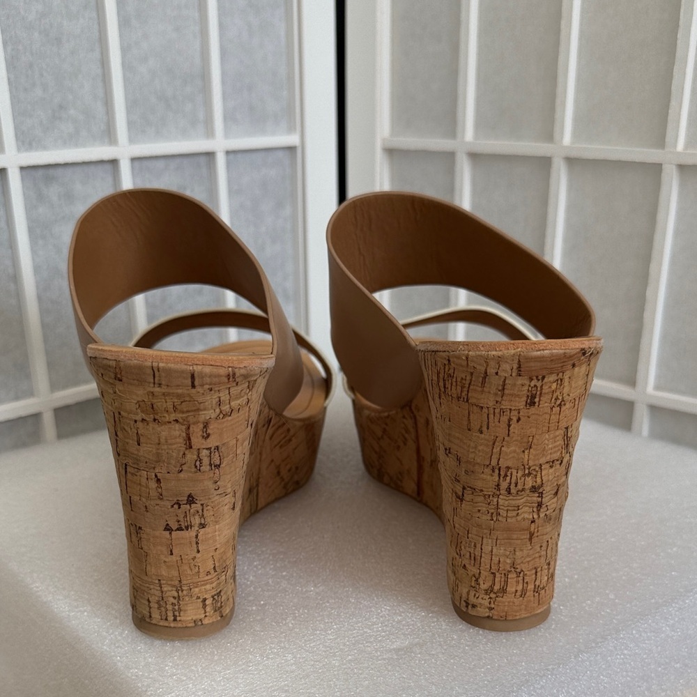 Venus Tan and White Wedge Sandals Size 10 - Picture 2 of 5
